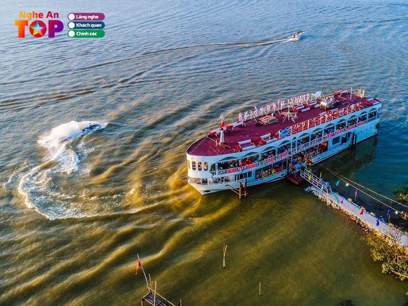 Di-thuyen-tren-song-lam-bai-tho-nghe-an-day-y-nghia-ngheantoplist