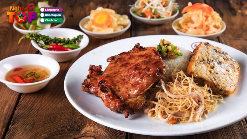 Top-6-tiem-com-tam-tai-nghe-an-ngon-nuc-tieng-ngheantoplist
