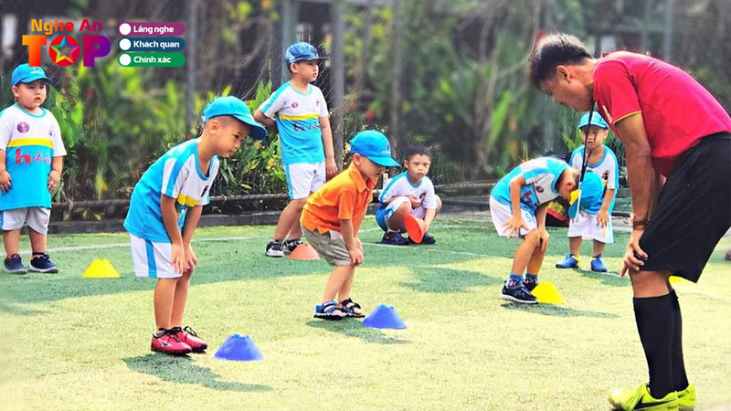 Top-5-lop-hoc-bong-da-tre-em-nghe-an-huan-luyen-chuyen-nghiep-ngheantoplist