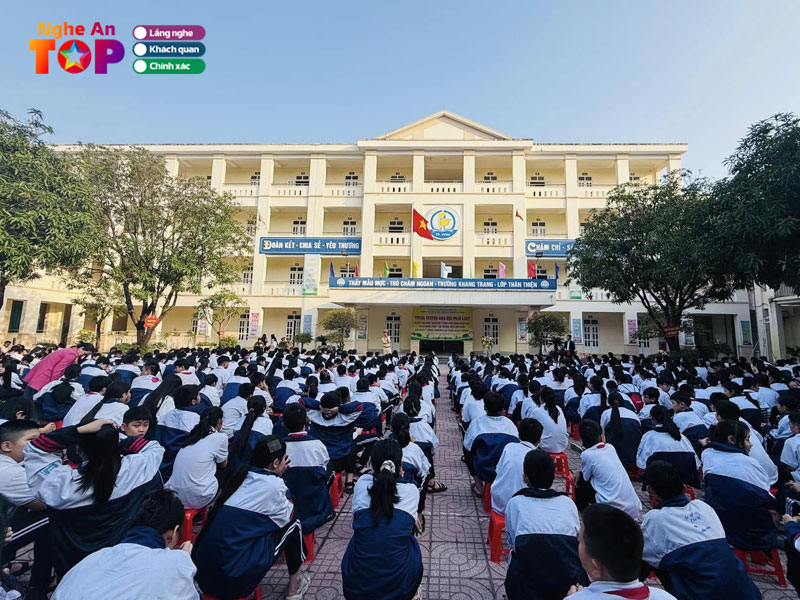 Truong-thcs-doi-cung-ngheantoplist