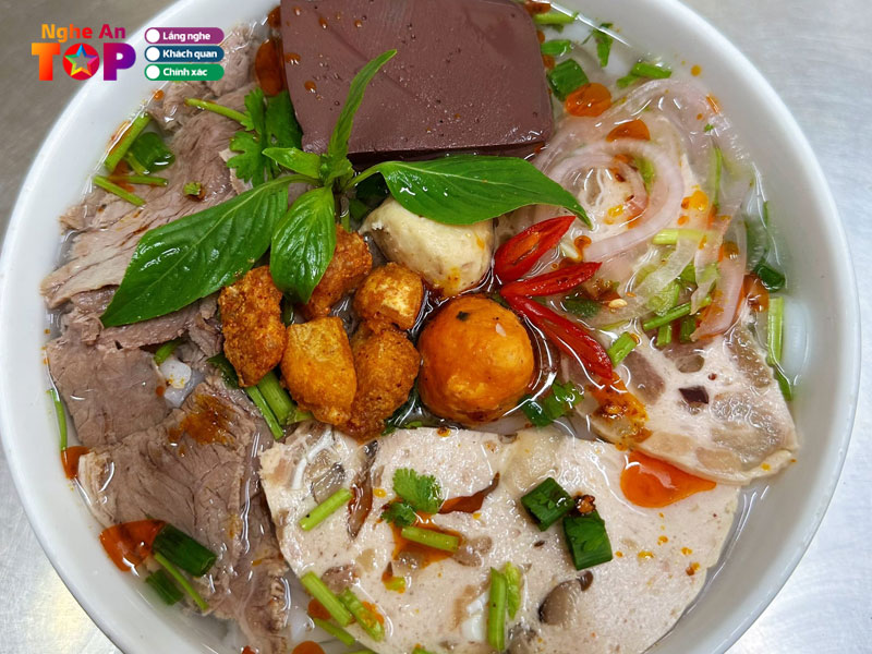 Bun-bo-hue-an-cuu-ngheantoplist