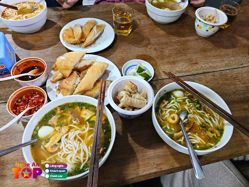 Banh-canh-ca-loc-viet-dung-ngheantoplist