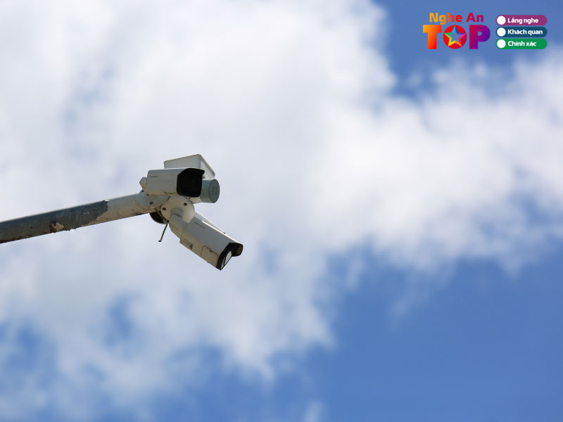 Vi-tri-camera-phat-nguoi-ai-tai-nghe-an1-ngheantoplist