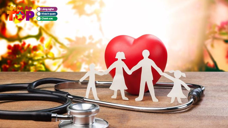 Nen-tham-gia-bao-hiem-suc-khoe-vao-nam-bao-nhieu-tuoi1-ngheantoplist